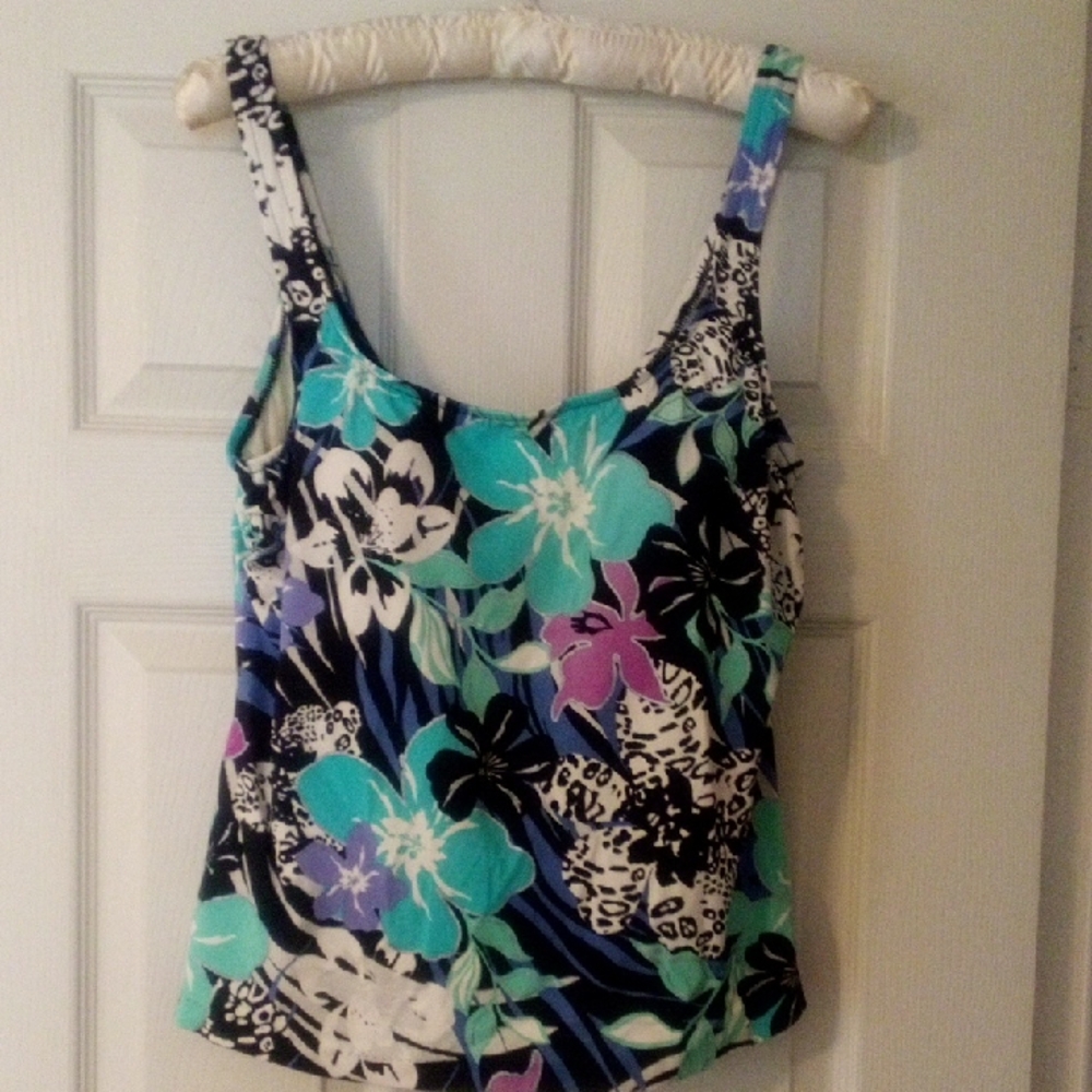 Maxine of Hollywood Swimsuit Top - Size 16